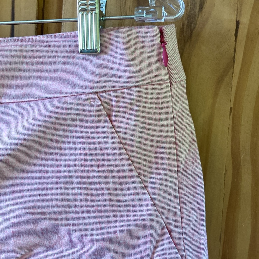 Women’s LOFT pink ruffle leg chino shorts size 10 - NWT - Picture 2 of 7